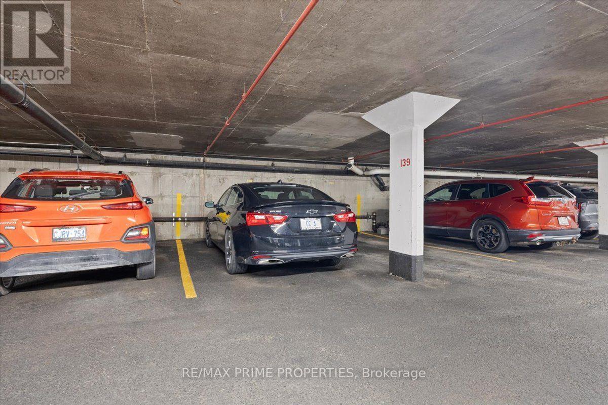 903 - 1505 Baseline Road, Ottawa, ON - Indoor Photo Showing Garage