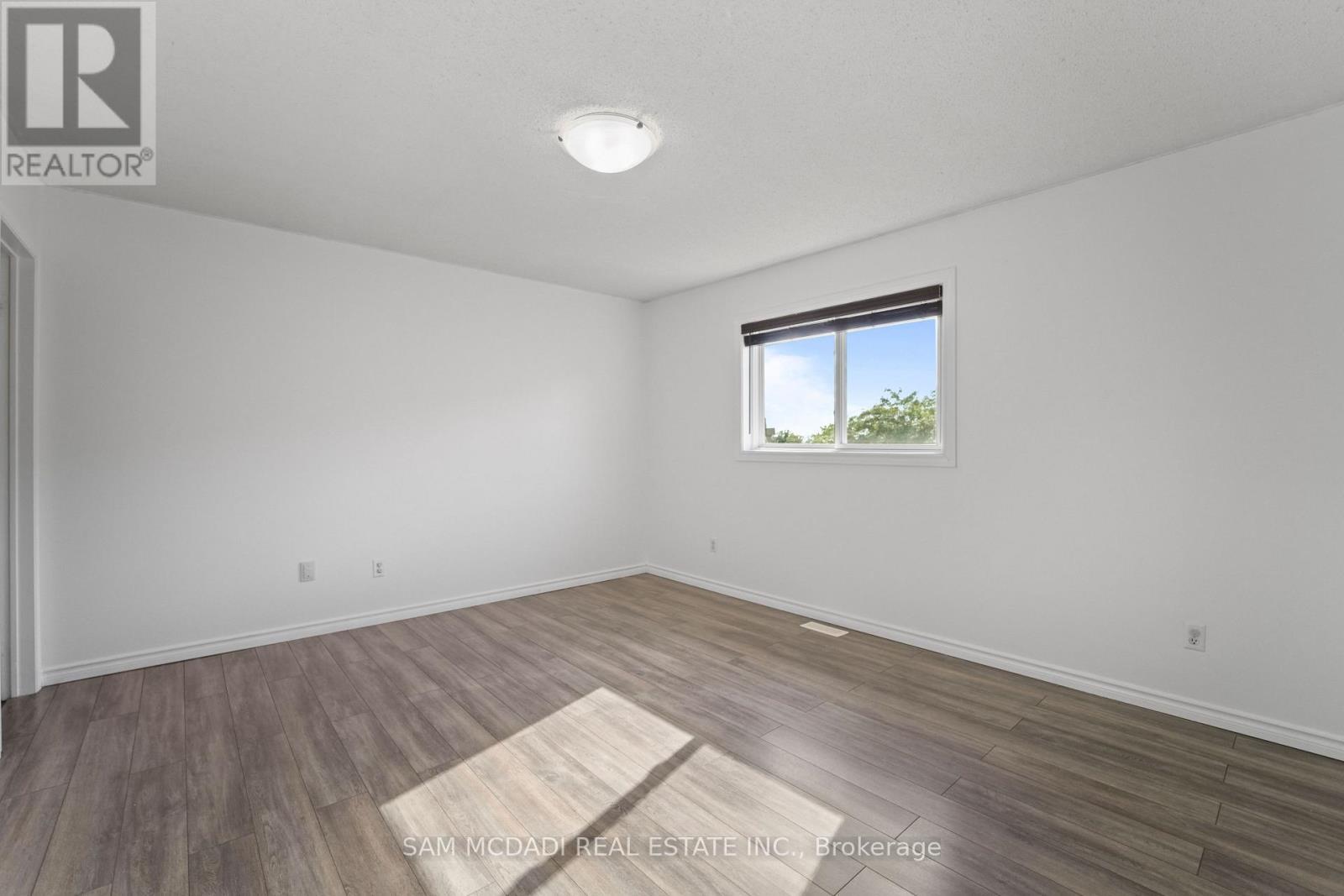 87 Rundle Crescent, Barrie, ON - Indoor Photo Showing Other Room