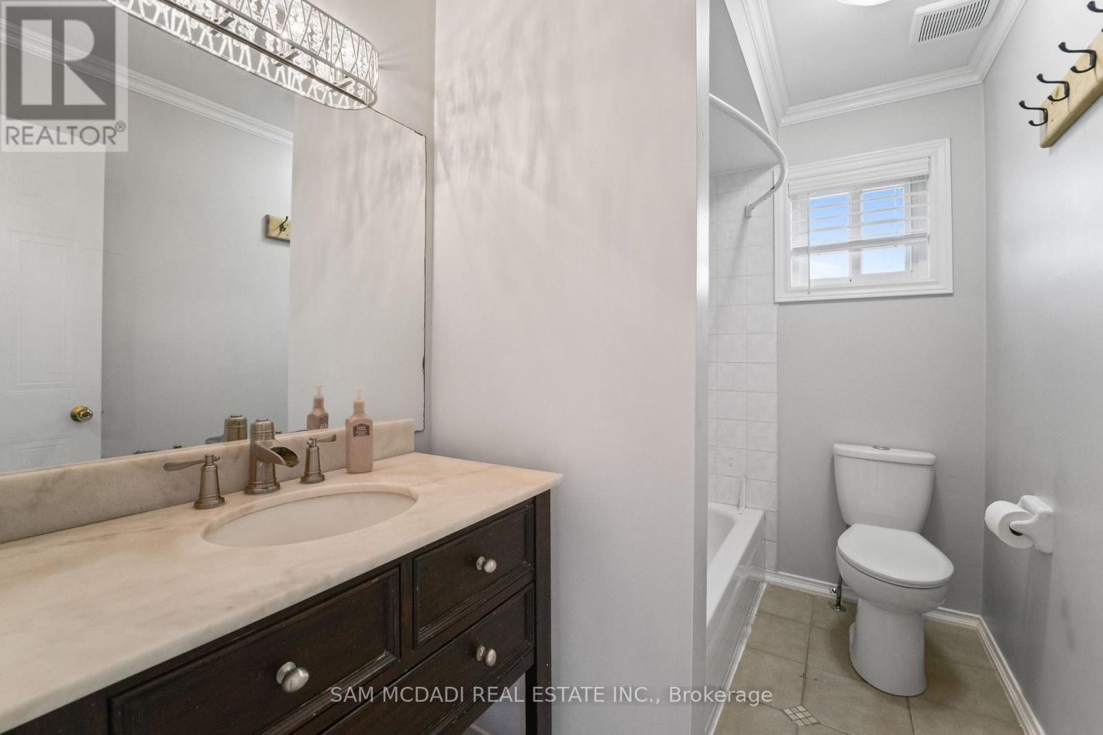 87 Rundle Crescent, Barrie, ON - Indoor Photo Showing Bathroom