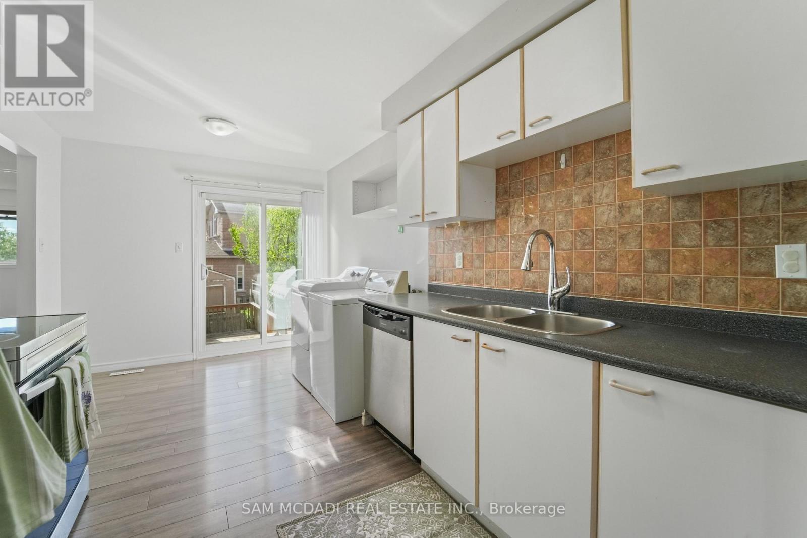 87 Rundle Crescent, Barrie, ON - Indoor Photo Showing Kitchen With Double Sink
