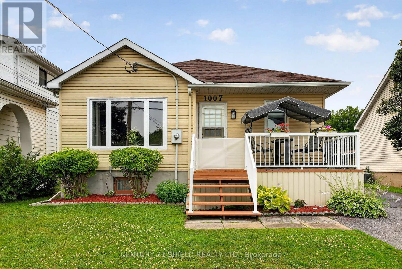 1007 2Nd Street E, Cornwall, ON - Outdoor