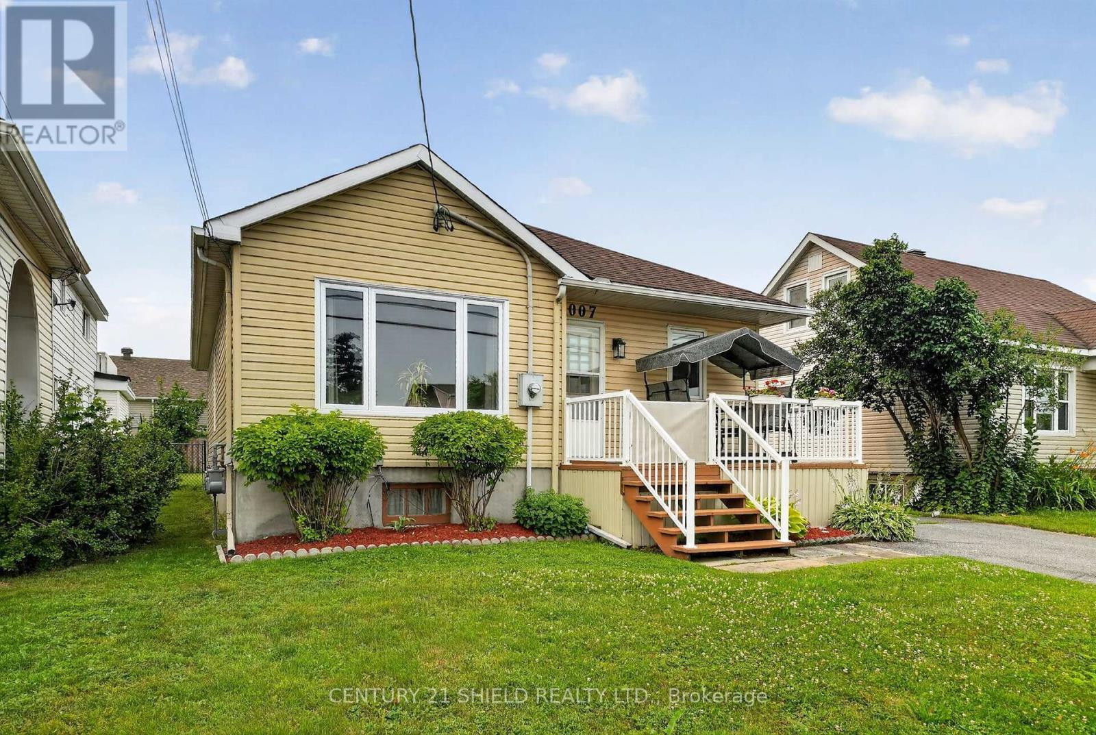 1007 2Nd Street E, Cornwall, ON - Outdoor
