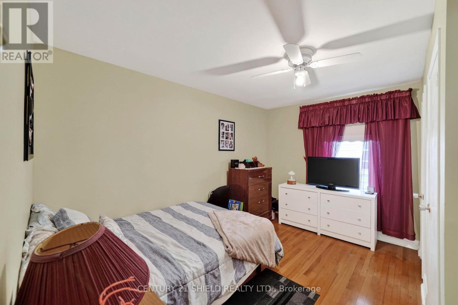 1007 2Nd Street E, Cornwall, ON - Indoor Photo Showing Bedroom