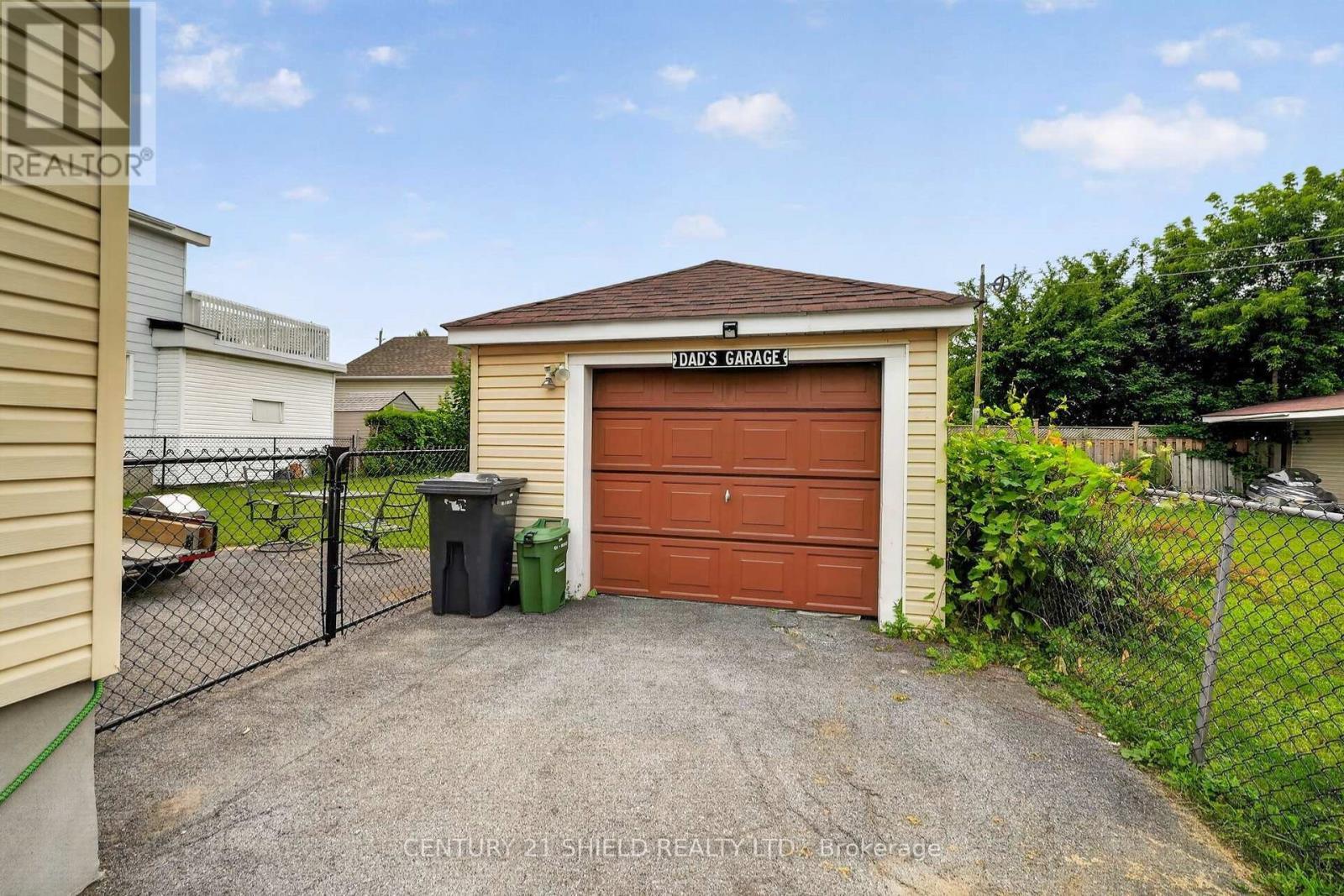 1007 2Nd Street E, Cornwall, ON - Outdoor With Exterior