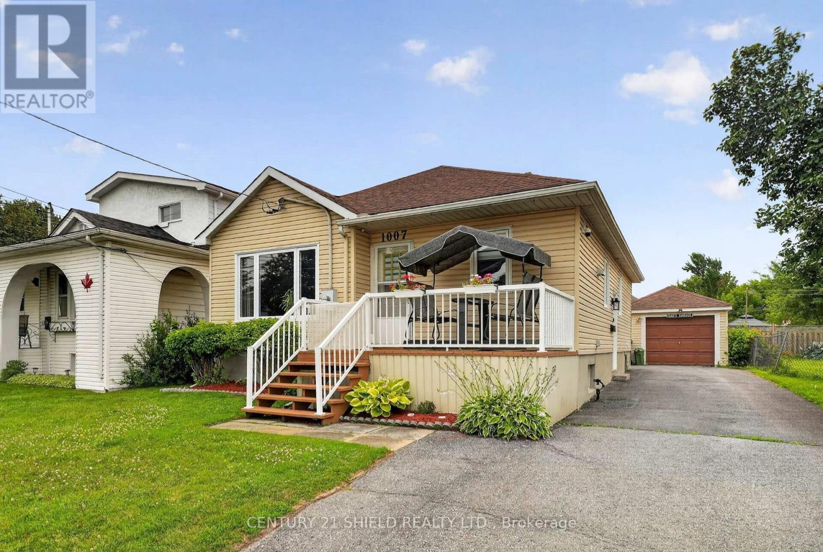 1007 2Nd Street E, Cornwall, ON - Outdoor