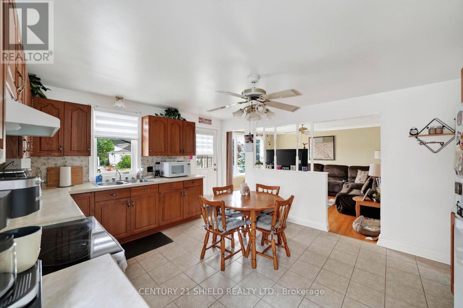 1007 2Nd Street E, Cornwall, ON - Indoor