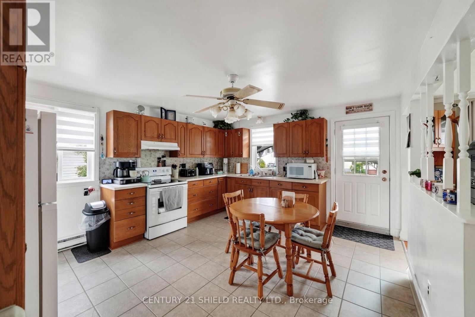 1007 2Nd Street E, Cornwall, ON - Indoor