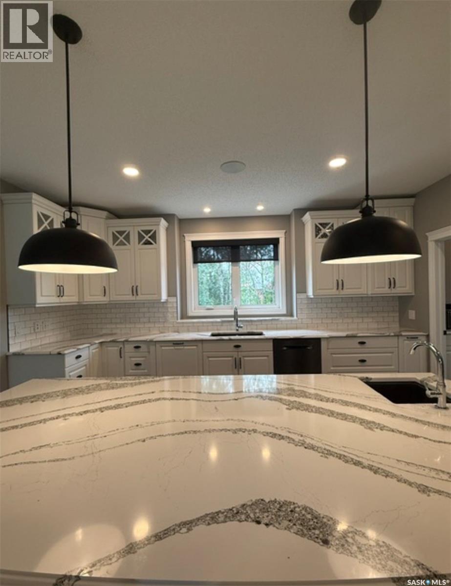 214 Hillside Drive, Tobin Lake, SK - Indoor Photo Showing Kitchen