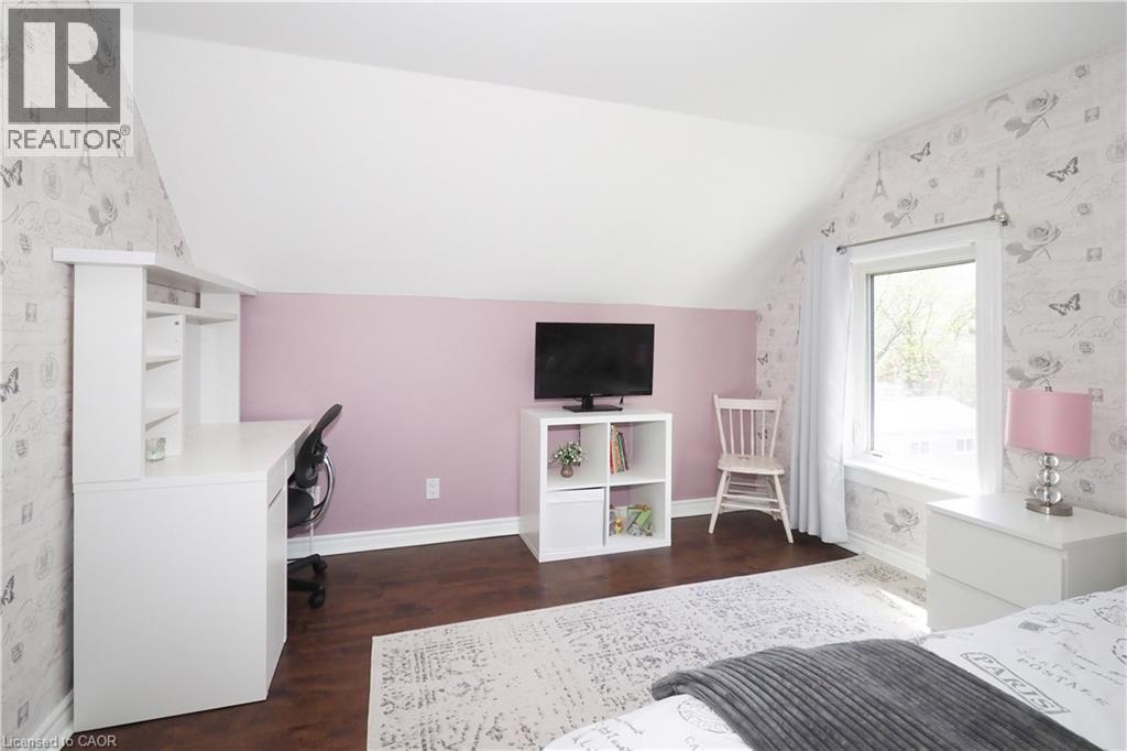123 Samuel Street, Kitchener, ON - Indoor Photo Showing Bedroom