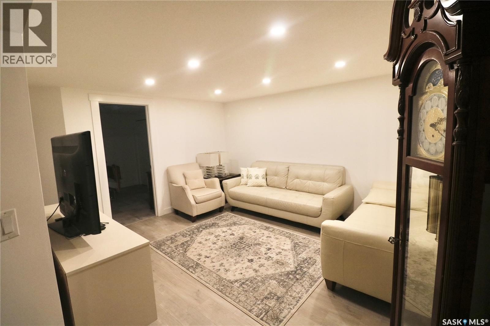 3920 Montague Street, Regina, SK - Indoor