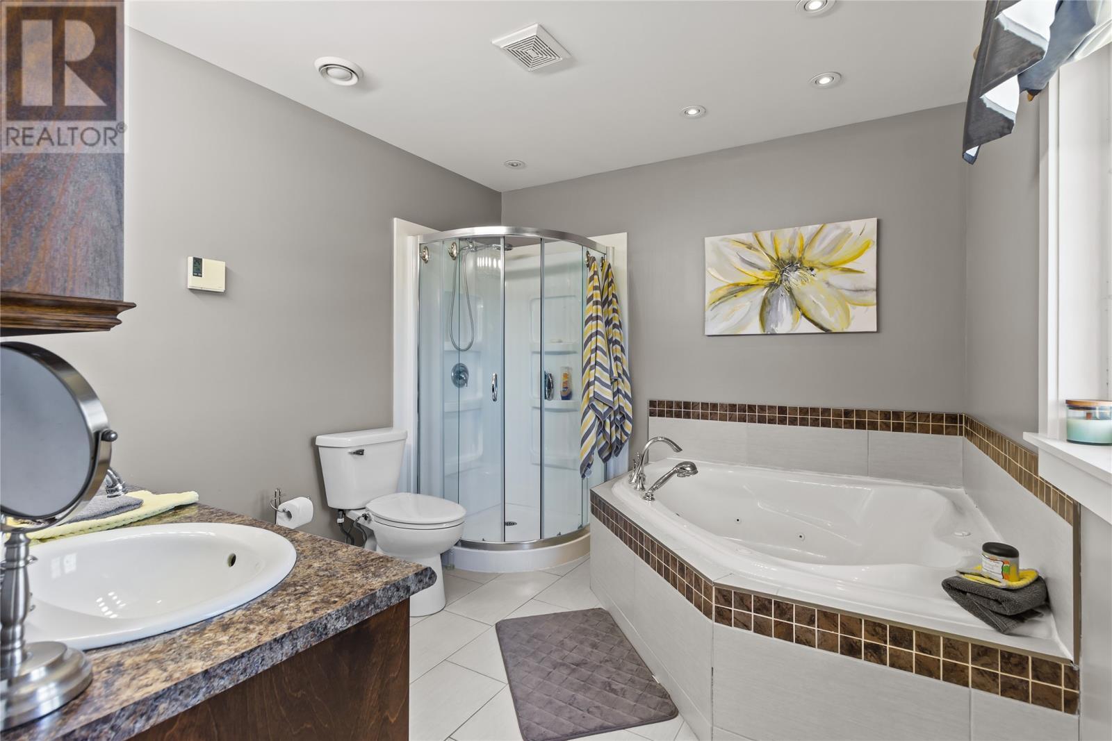 5 Haleys Place, Flatrock, NL - Indoor Photo Showing Bathroom