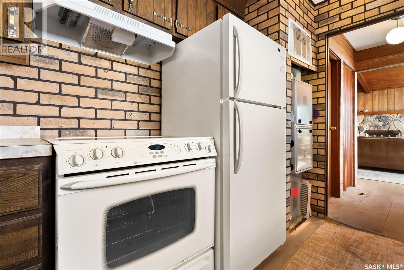446 Pasqua Lake Road, North Qu'Appelle Rm No. 187, SK - Indoor Photo Showing Laundry Room