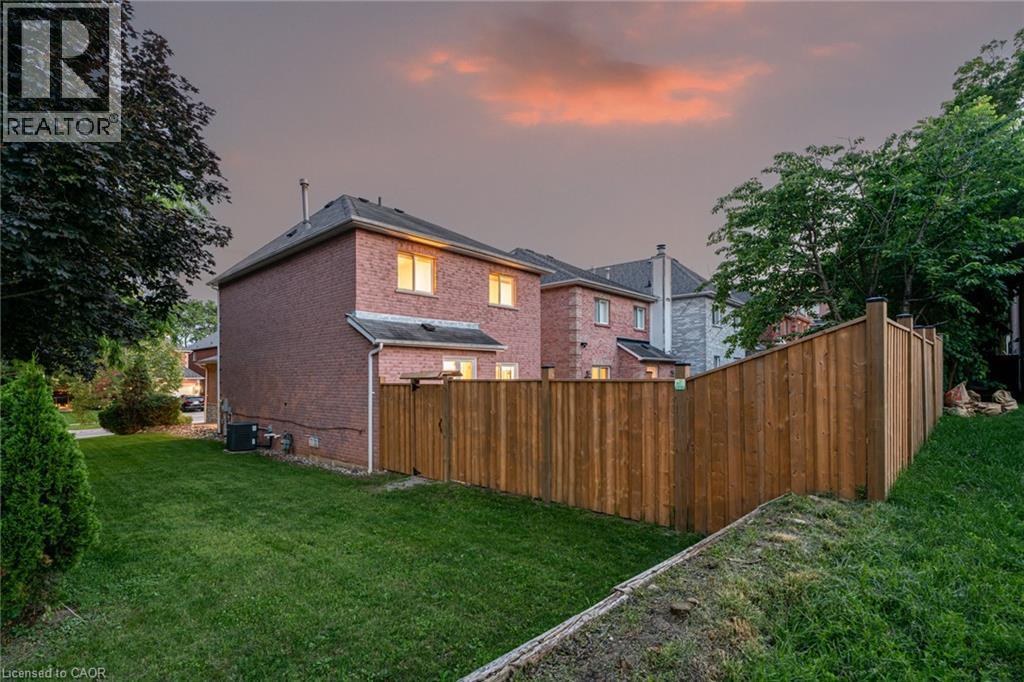 1190 Windgrove Square, Pickering, ON - Outdoor