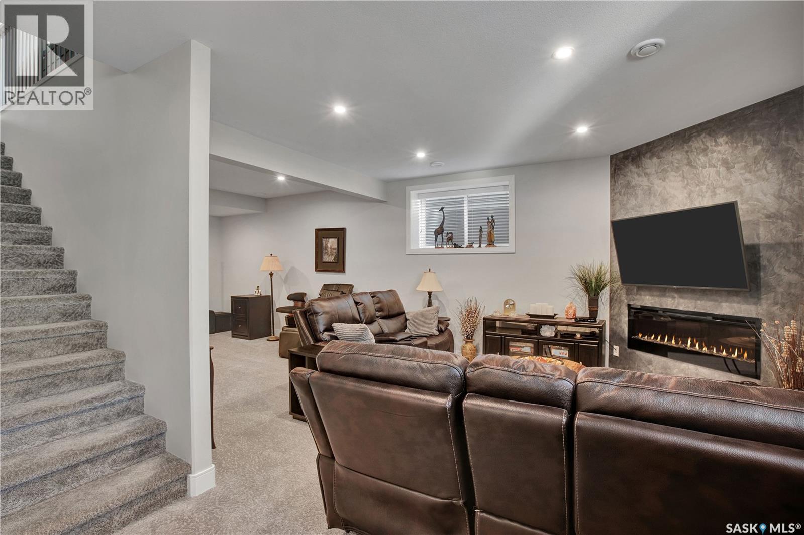 4 437 Palmer Crescent, Warman, SK - Indoor