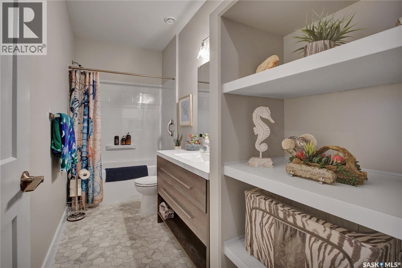 4 437 Palmer Crescent, Warman, SK - Indoor Photo Showing Bathroom