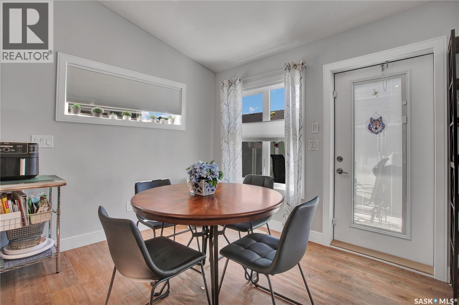 4 437 Palmer Crescent, Warman, SK - Indoor Photo Showing Dining Room