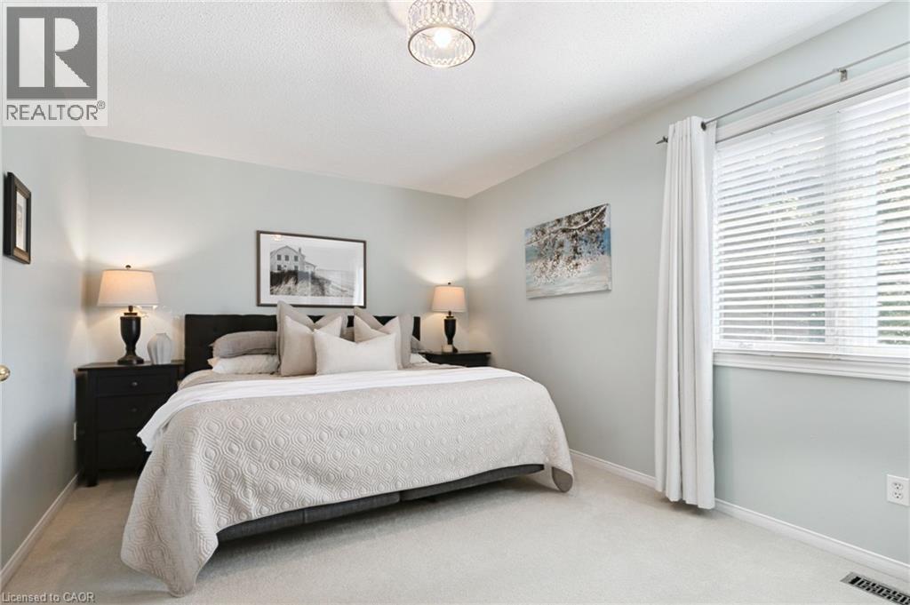 2163 Sutton Drive, Burlington, ON - Indoor Photo Showing Bedroom