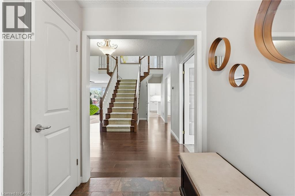 108 Highway 52, Hamilton, ON - Indoor Photo Showing Other Room
