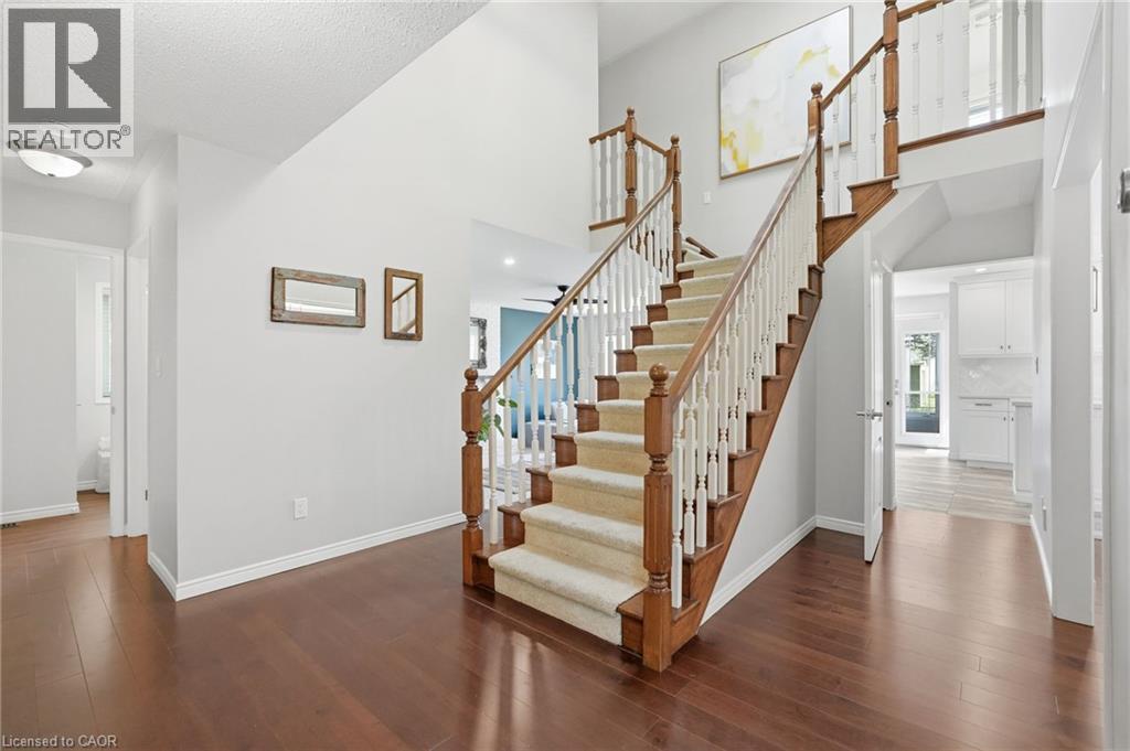 108 Highway 52, Hamilton, ON - Indoor Photo Showing Other Room