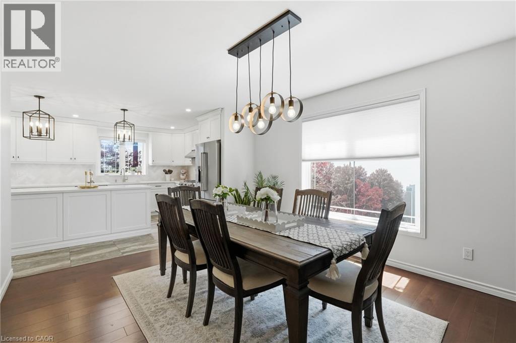 108 Highway 52, Hamilton, ON - Indoor Photo Showing Dining Room