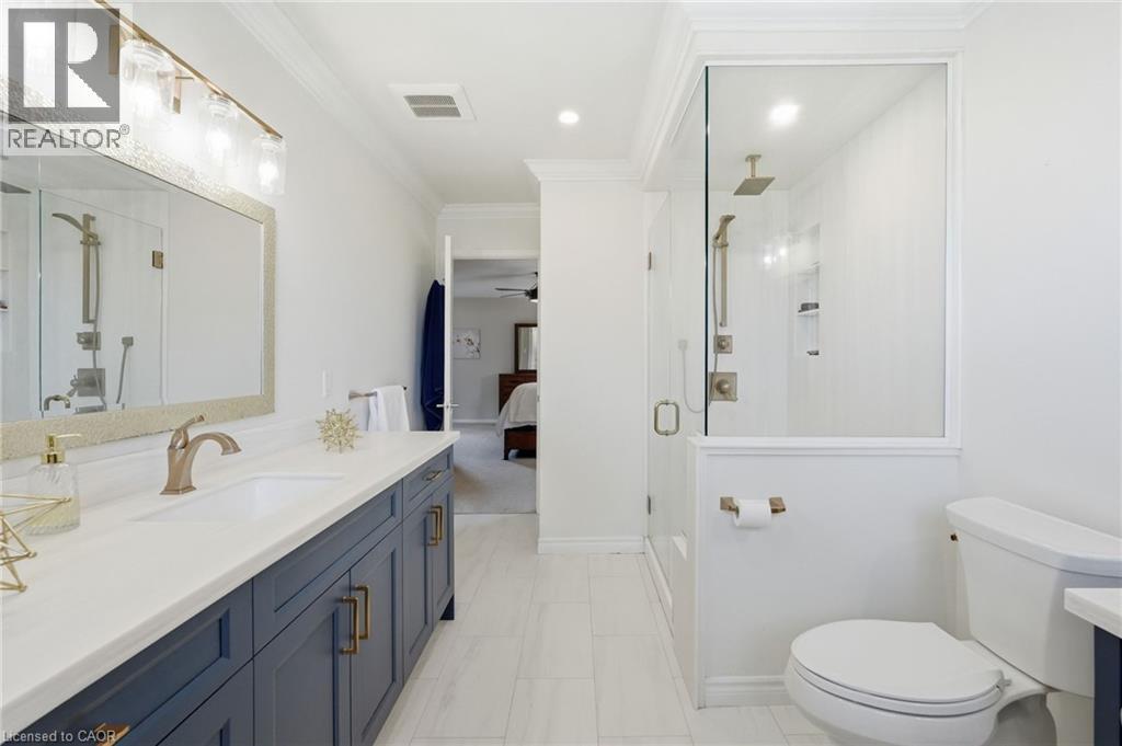 108 Highway 52, Hamilton, ON - Indoor Photo Showing Bathroom