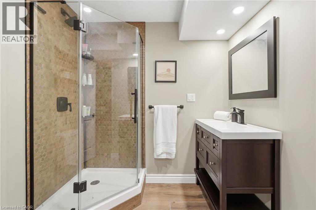108 Highway 52, Hamilton, ON - Indoor Photo Showing Bathroom