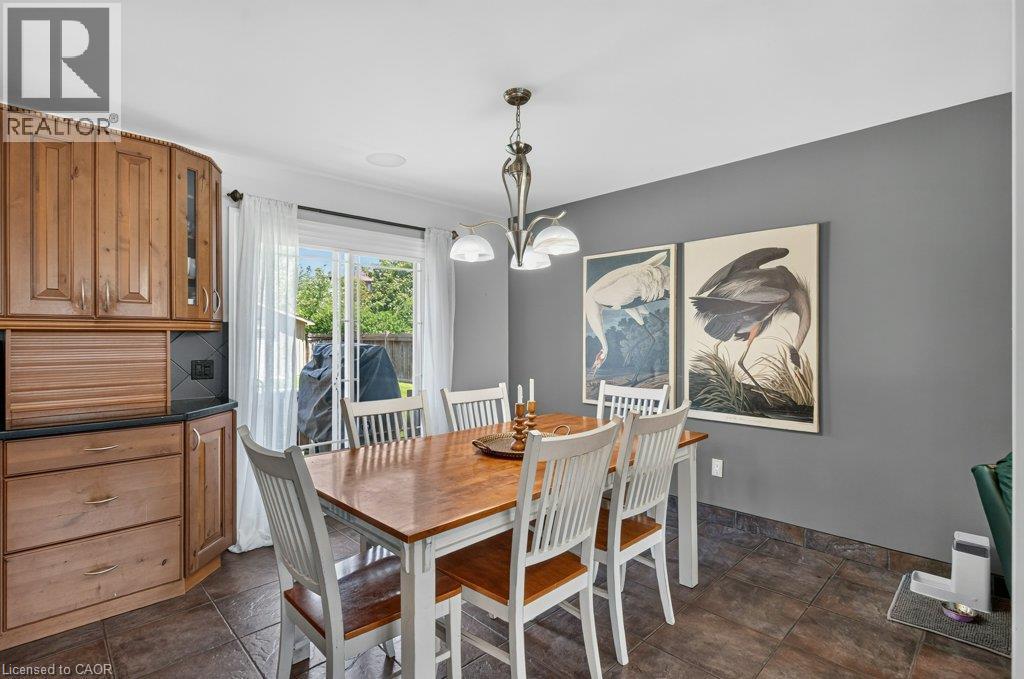 100 Alderson Drive, Hamilton, ON - Indoor Photo Showing Dining Room
