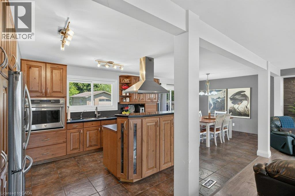 100 Alderson Drive, Hamilton, ON - Indoor Photo Showing Kitchen