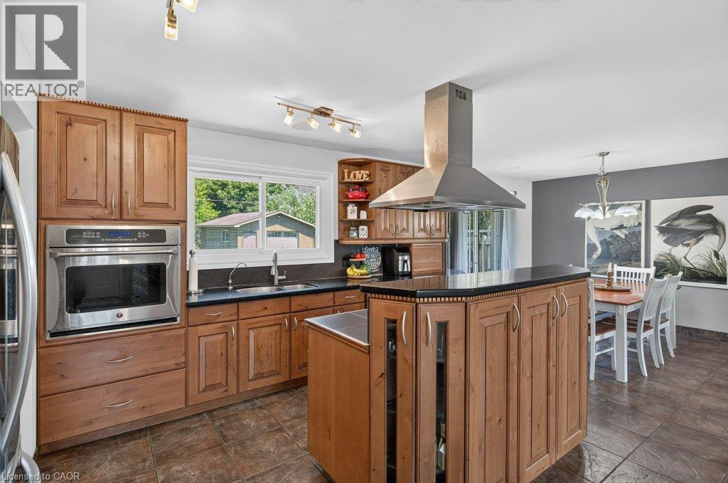 100 Alderson Drive, Hamilton, ON - Indoor Photo Showing Kitchen With Double Sink