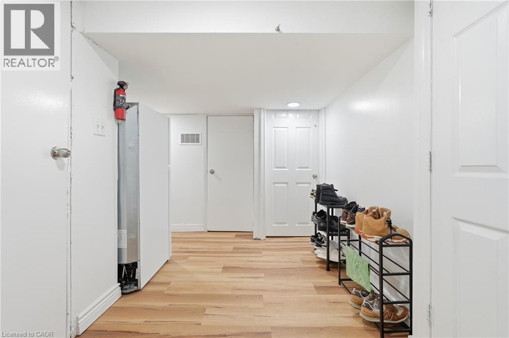 17 West 3Rd Street, Hamilton, ON - Indoor Photo Showing Other Room
