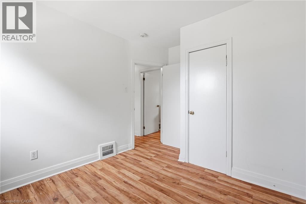 17 West 3Rd Street, Hamilton, ON - Indoor Photo Showing Other Room