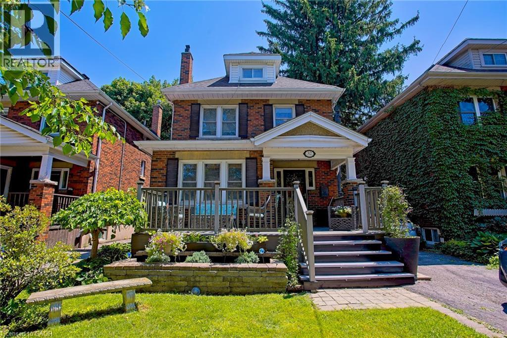 32 Dalewood Crescent, Hamilton, ON - Outdoor With Facade
