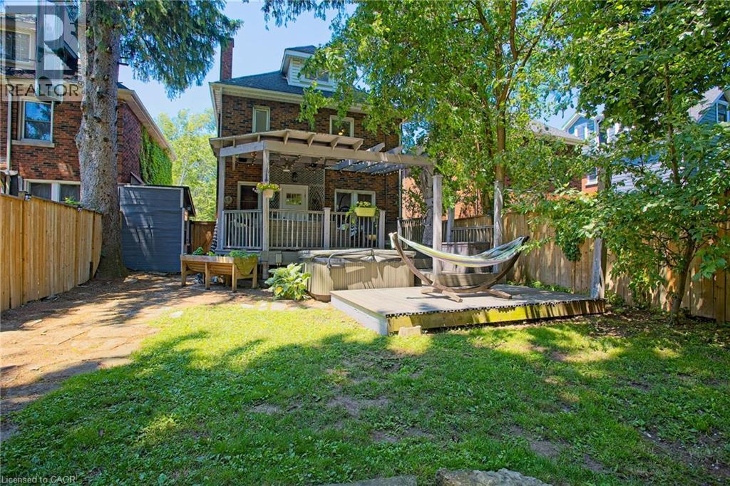 32 Dalewood Crescent, Hamilton, ON - Outdoor With Deck Patio Veranda