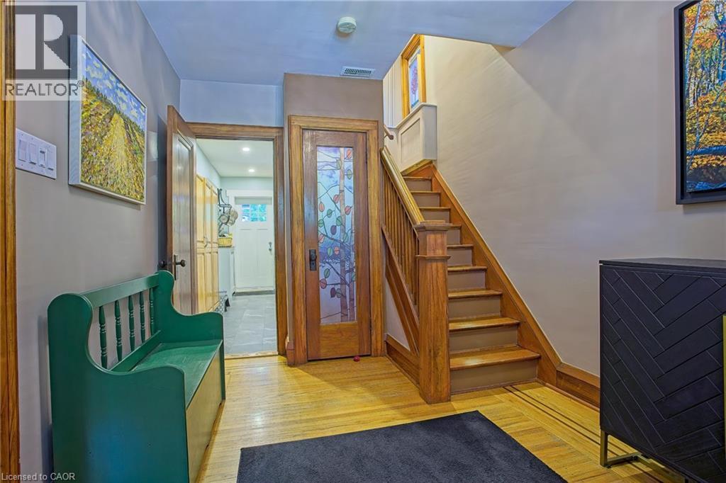 32 Dalewood Crescent, Hamilton, ON - Indoor Photo Showing Other Room