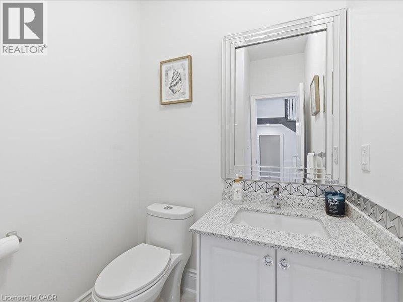 39 Avanti Crescent, Waterdown, ON - Indoor Photo Showing Bathroom
