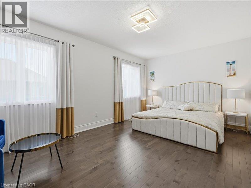 39 Avanti Crescent, Waterdown, ON - Indoor Photo Showing Bedroom