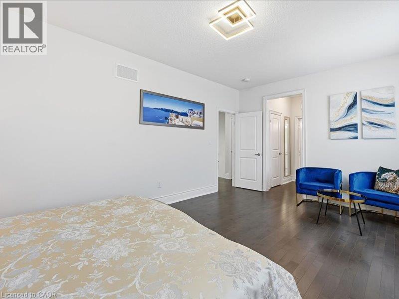 39 Avanti Crescent, Waterdown, ON - Indoor Photo Showing Bedroom