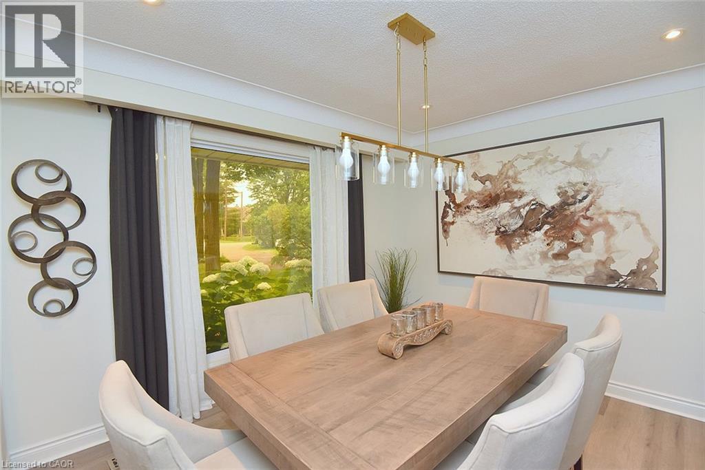 421 8Th Concession Road E, Carlisle, ON - Indoor Photo Showing Dining Room