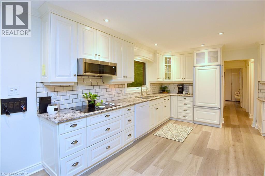 421 8Th Concession Road E, Carlisle, ON - Indoor Photo Showing Kitchen