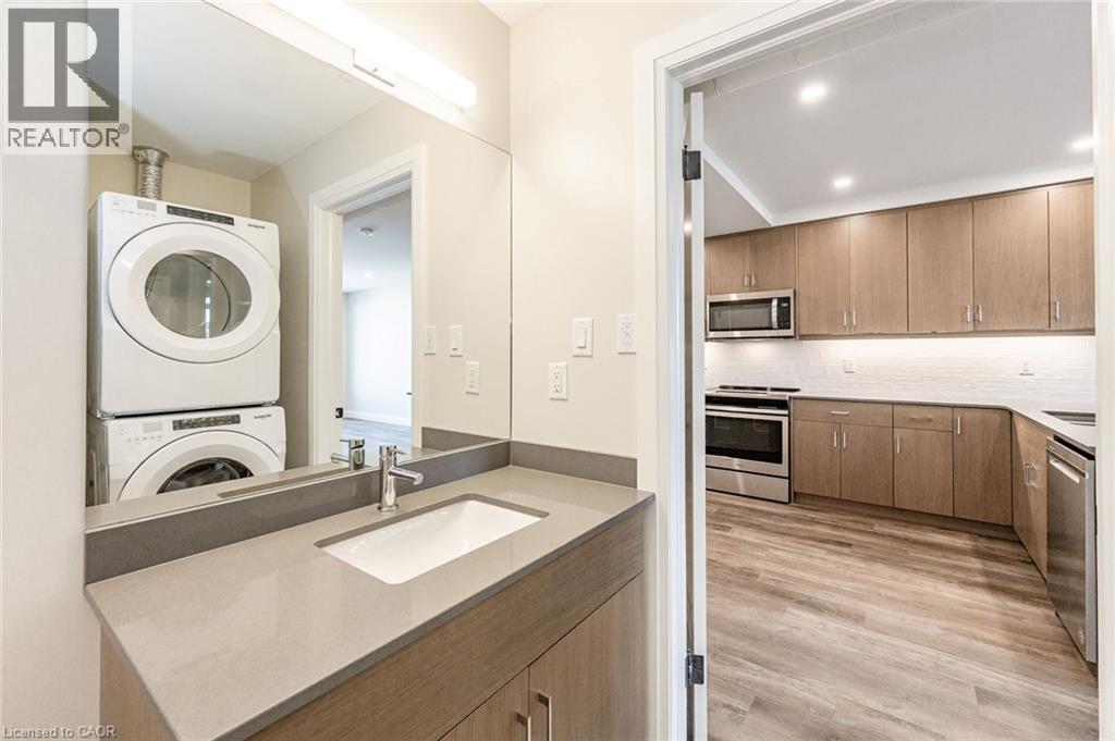 72 Erb Street E Unit# 102, Waterloo, ON - Indoor Photo Showing Laundry Room