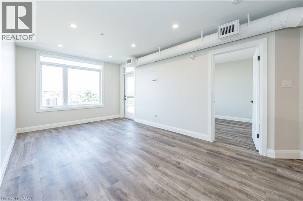 72 Erb Street E Unit# 102, Waterloo, ON - Indoor Photo Showing Other Room