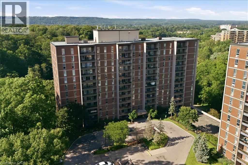 1968 Main Street W Unit# 404, Hamilton, ON - Outdoor