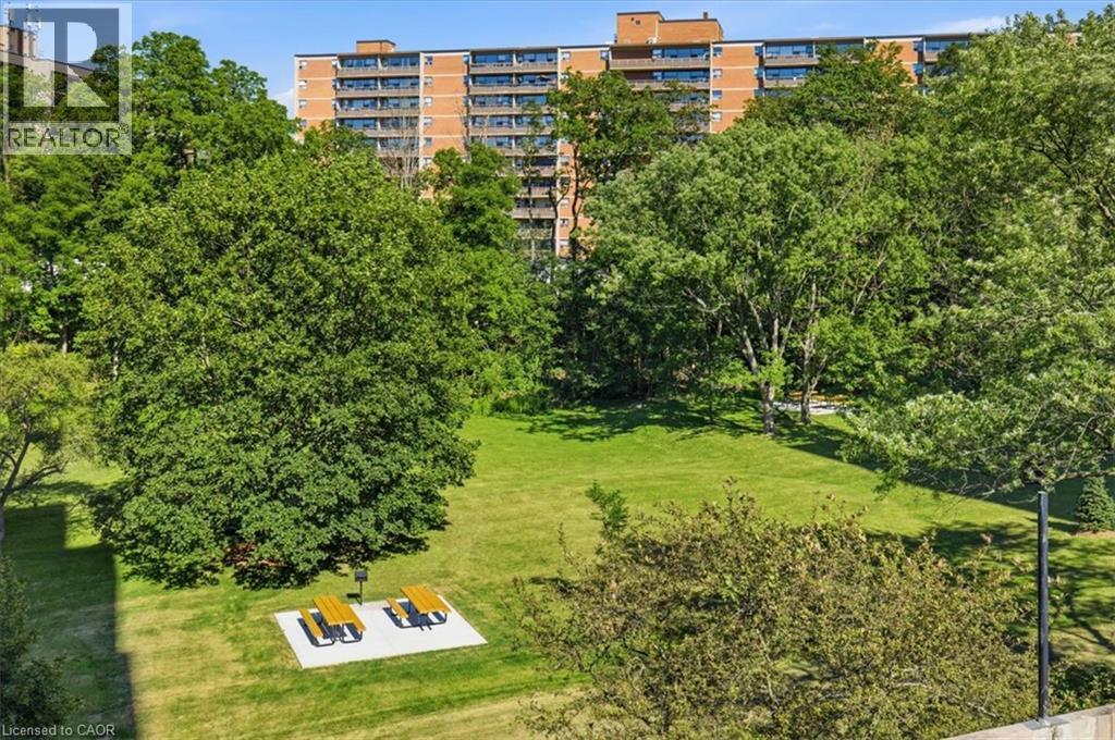 1968 Main Street W Unit# 404, Hamilton, ON - Outdoor