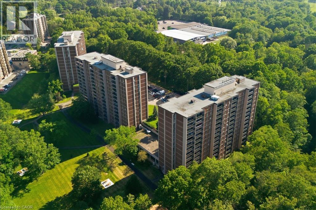 1968 Main Street W Unit# 404, Hamilton, ON - Outdoor