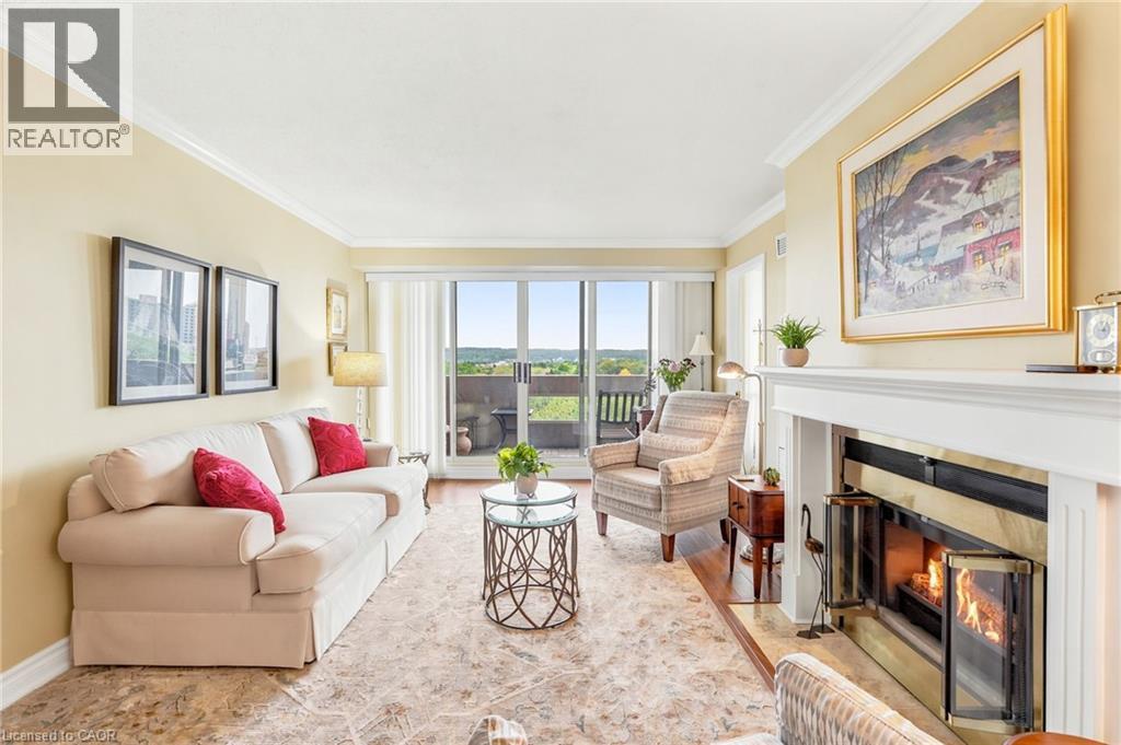 1201 North Shore Boulevard E Unit# 1003, Burlington, ON - Indoor Photo Showing Living Room With Fireplace