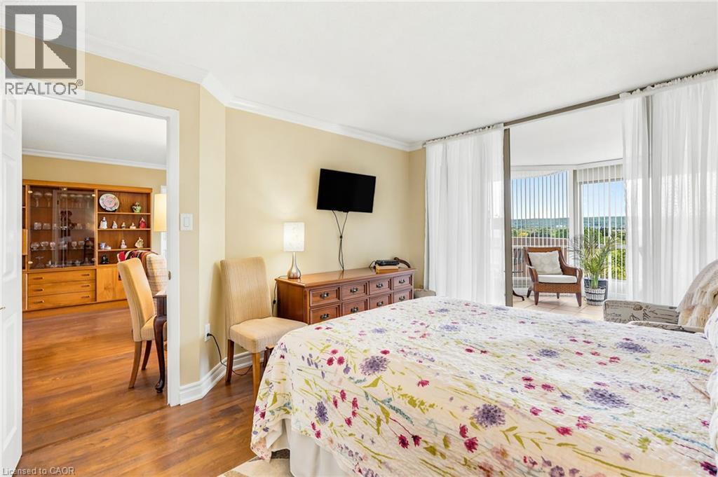 1201 North Shore Boulevard E Unit# 1003, Burlington, ON - Indoor Photo Showing Bedroom