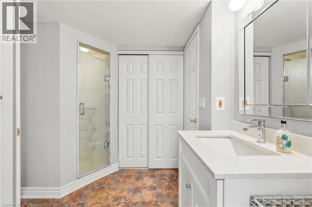 1201 North Shore Boulevard E Unit# 1003, Burlington, ON - Indoor Photo Showing Bathroom