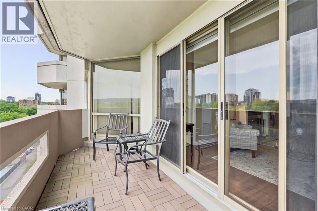 1201 North Shore Boulevard E Unit# 1003, Burlington, ON - Outdoor With Exterior