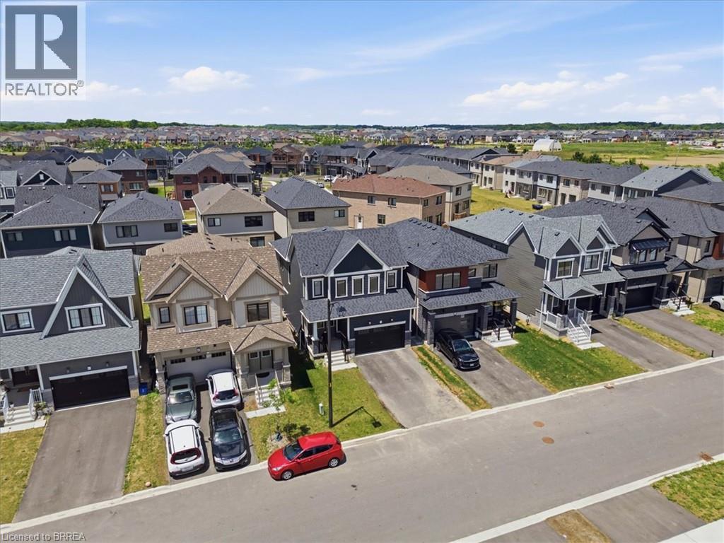 78 Lilac Circle, Caledonia, ON - Outdoor With Facade