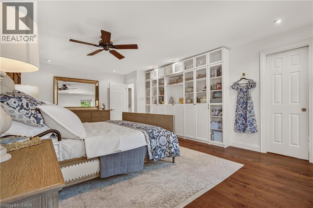 302 Harmony Road, Hamilton, ON - Indoor Photo Showing Bedroom